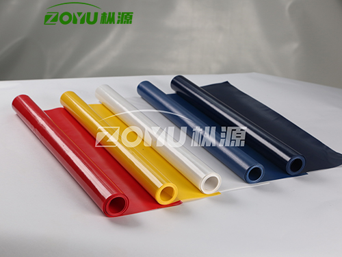 在對(duì)破損的篷布進(jìn)行修補(bǔ)時(shí)要用對(duì)材料和方法